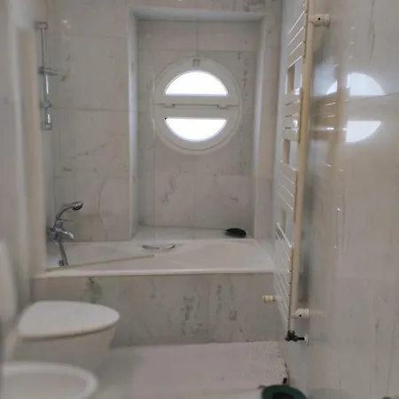 Iv Double Bed Avenida Da Republica Гостевой дом Лиссабон